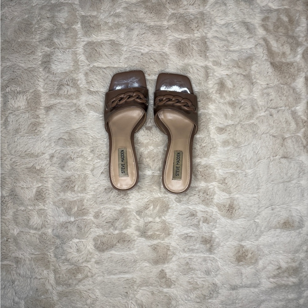 Steve Madden Tan Chain Mules - Picture 1 of 4